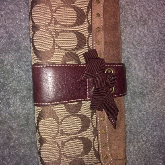 Coach Signature Stud Wallet Authentic - Picture 5 of 5